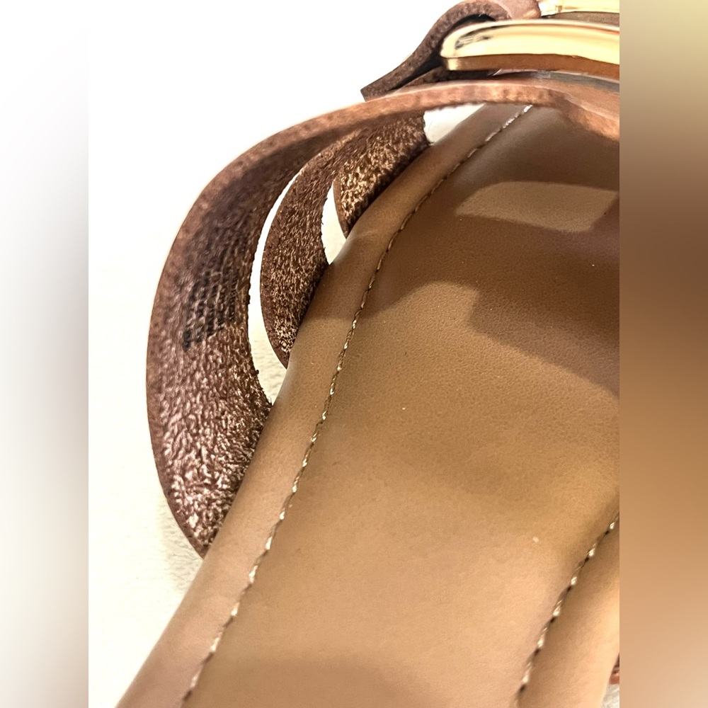 Time and Tru Brown Slide Sandals with Gold Accent Women’s Size 7.5 NWT - Picture 8 of 15